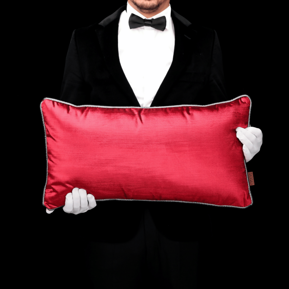 Aspen 35*65 Kırmızı Kadife Kırlent