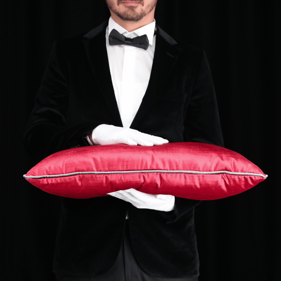 Aspen 35*65 Kırmızı Kadife Kırlent