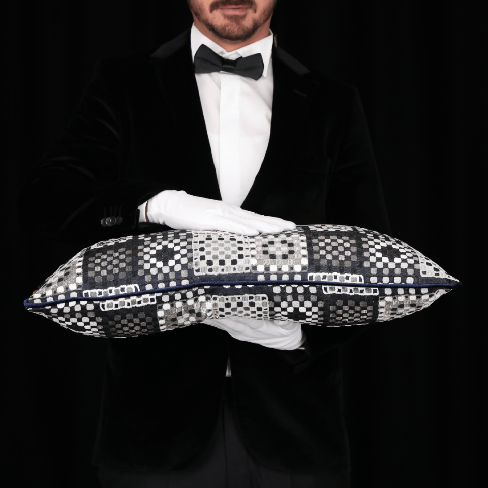 Vicente Benek 35*65 Beyaz Viskon Kırlent