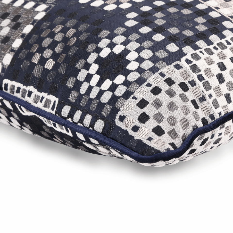 Vicente Benek 35*65 Beyaz Viskon Kırlent