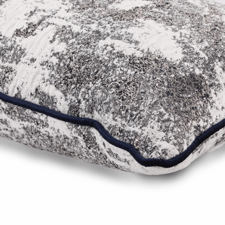 Vicente 35*65 Beyaz & Lacivert Viskon Kırlent