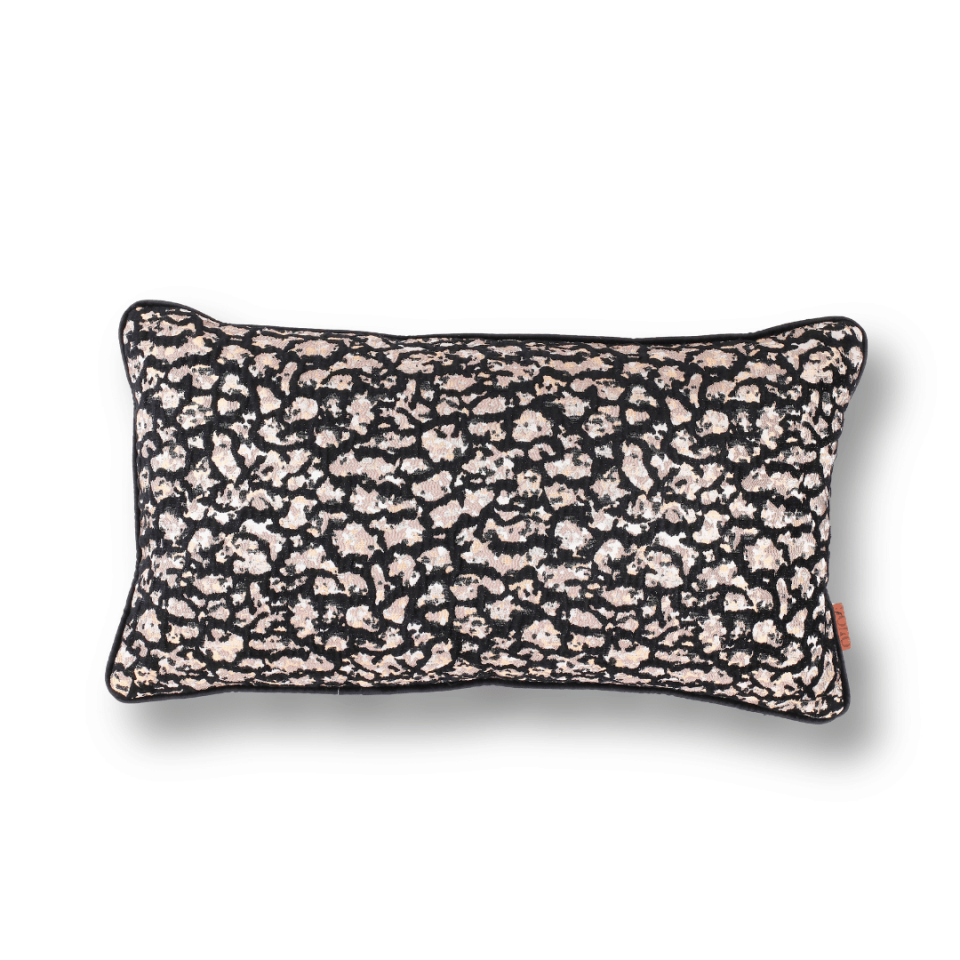 Vicente Leopar 35*65 Siyah Vİskon Kırlent