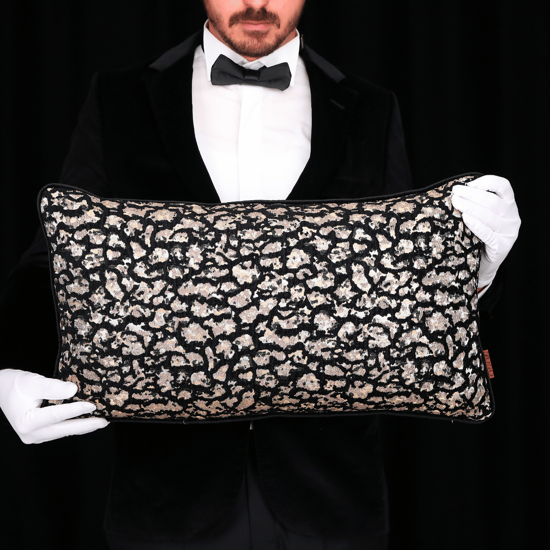 Vicente Leopar 35*65 Siyah Vİskon Kırlent