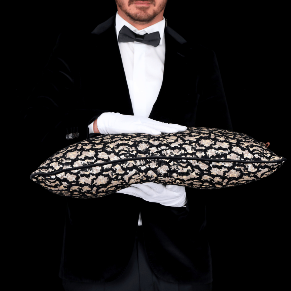 Vicente Leopar 35*65 Siyah Vİskon Kırlent