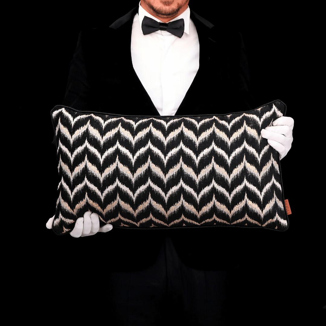 Vicente Zigzag 35*65 Siyah Viskon Kırlent