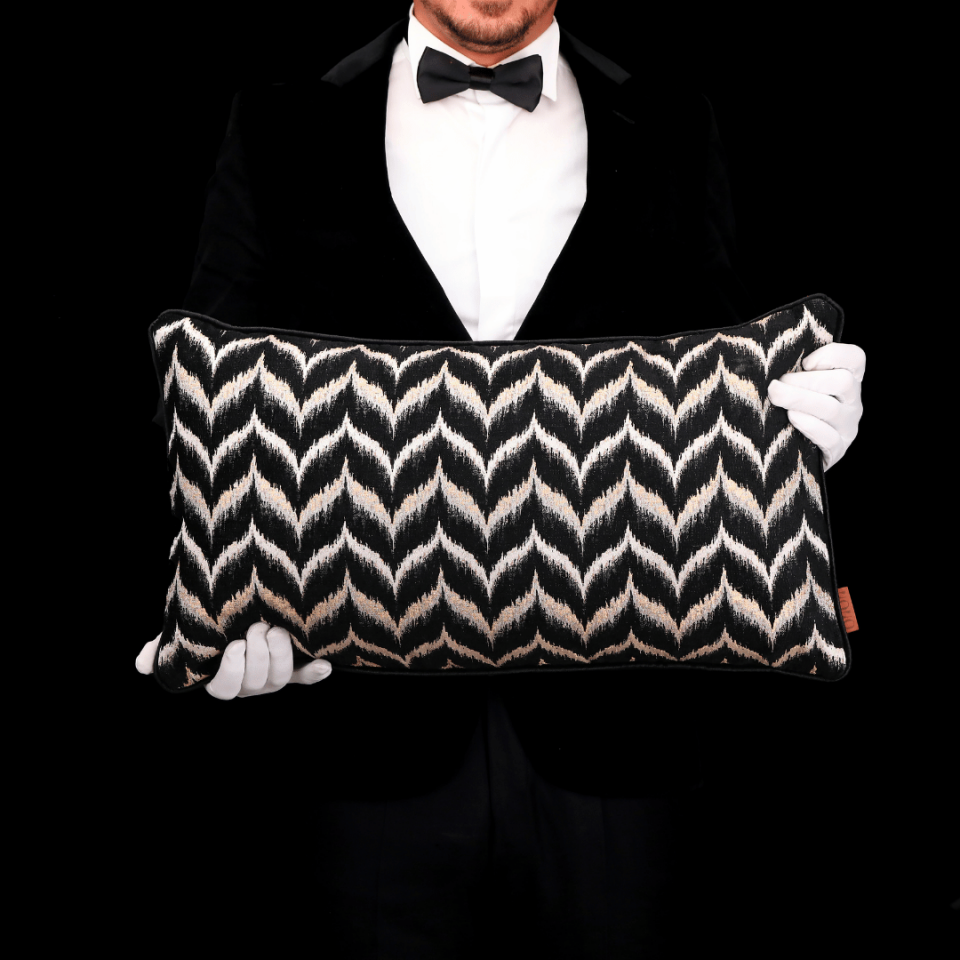 Vicente Zigzag 35*65 Siyah Viskon Kırlent