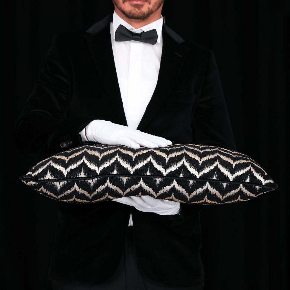 Vicente Zigzag 35*65 Siyah Viskon Kırlent