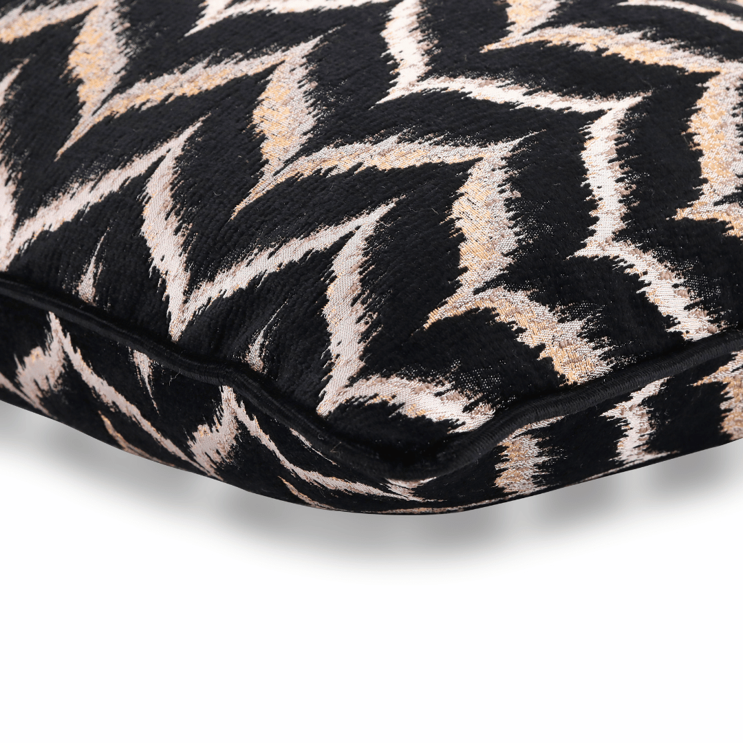 Vicente Zigzag 35*65 Siyah Viskon Kırlent