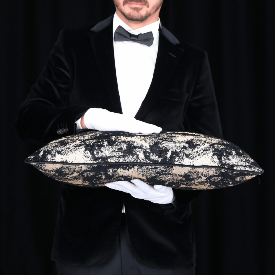 Vicente 35*65 Siyah Viskon Kırlent