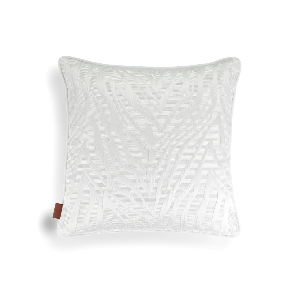 Frida 50*50 Beyaz Zebra Saten Kırlent