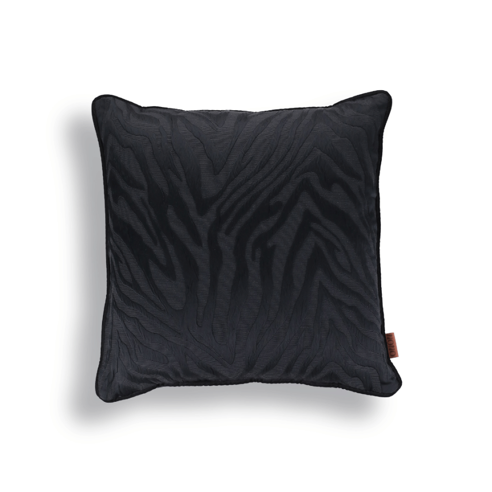 Frida 50*50 Siyah Zebra Saten Kırlent