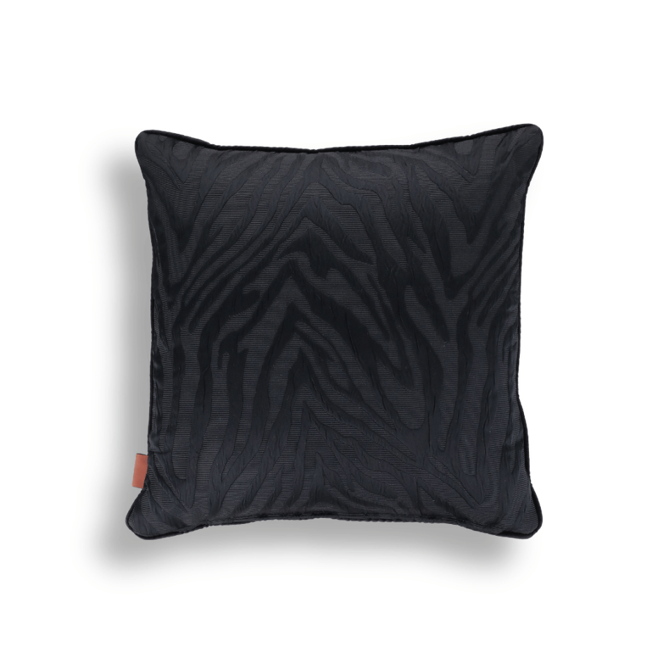 Frida 50*50 Siyah Zebra Saten Kırlent