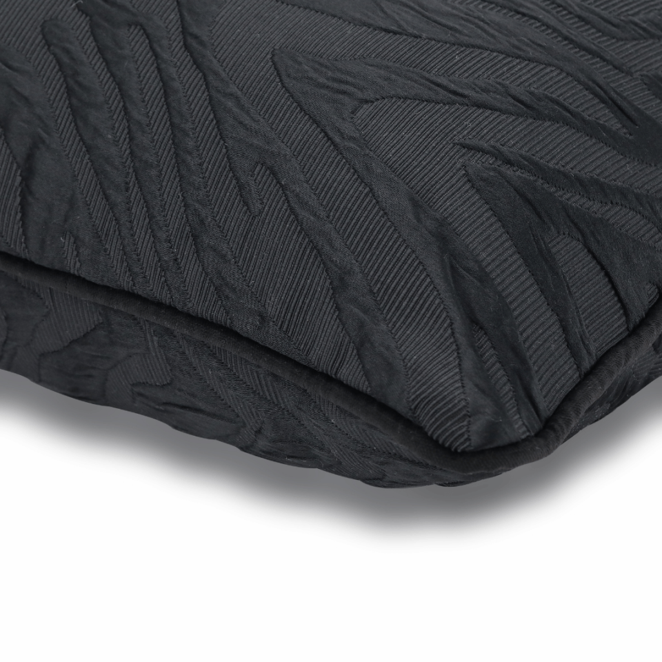 Frida 50*50 Siyah Zebra Saten Kırlent