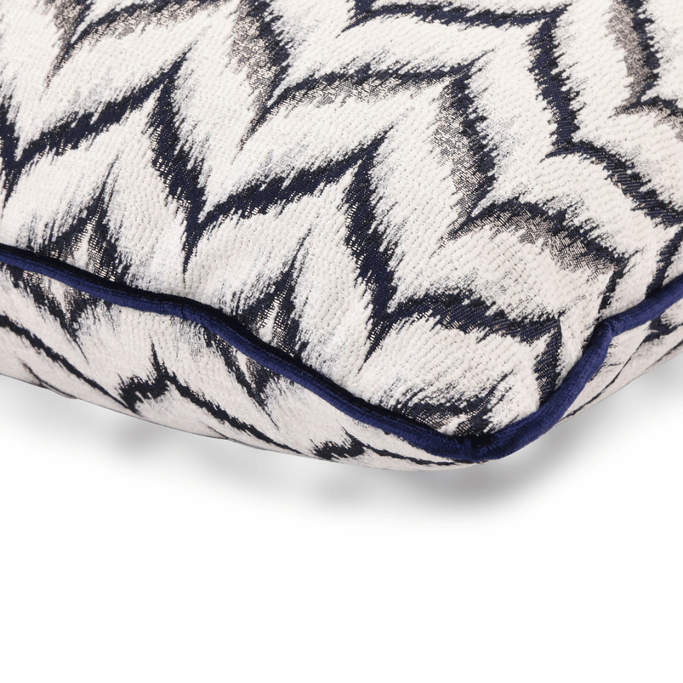 Vicente Zigzag 50*50 Beyaz Viskon Kırlent