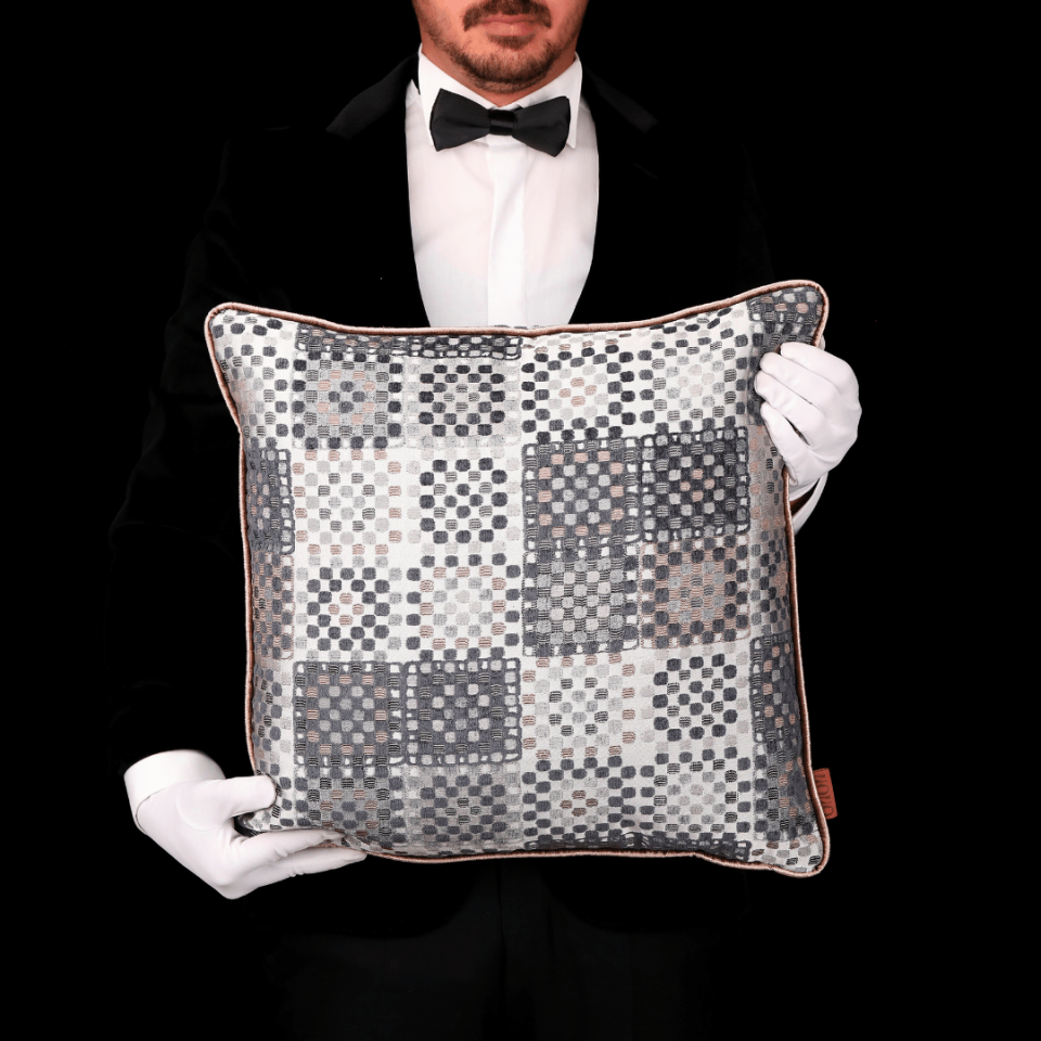 Vicente Benek 50*50 Gri Viskon Kırlent