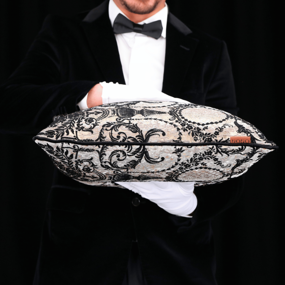 Vicente Vazo 50*50 Siyah Viskon Kırlent