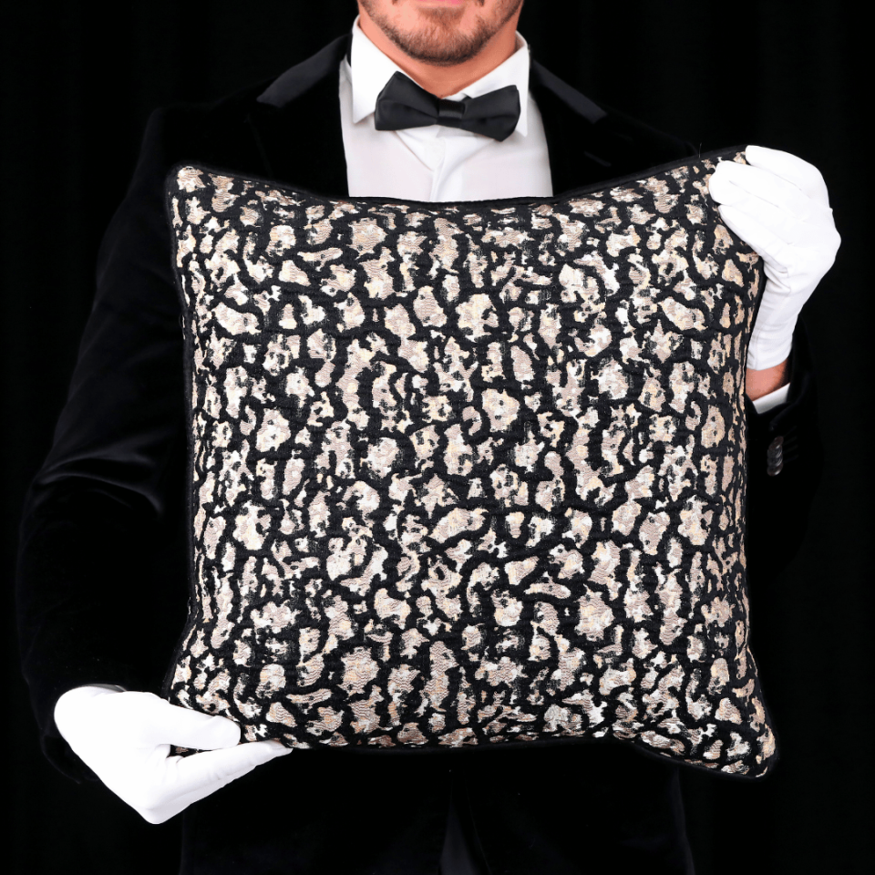 Vicente Leopar 50*50 Siyah Viskon Kırlent