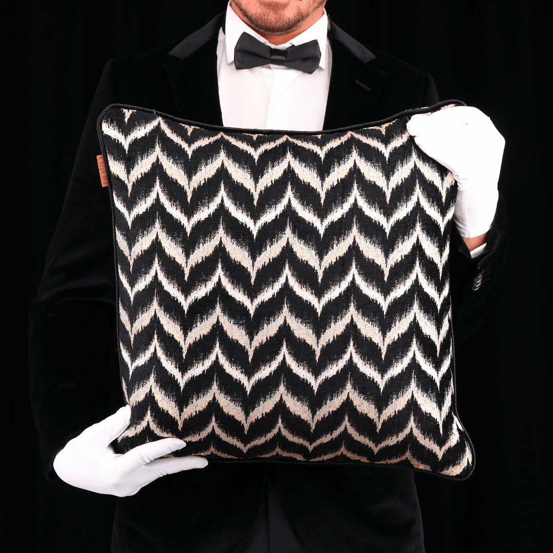 Vicente Zigzag 50*50 Siyah Viskon Kırlent