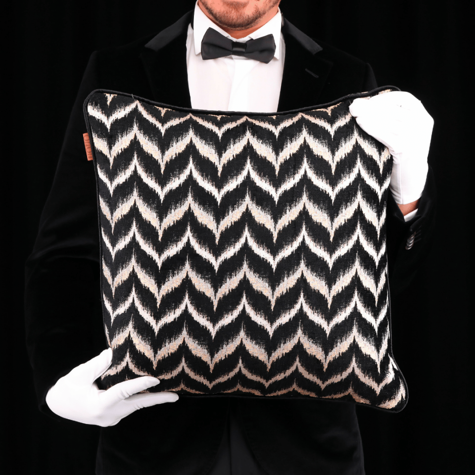 Vicente Zigzag 50*50 Siyah Viskon Kırlent