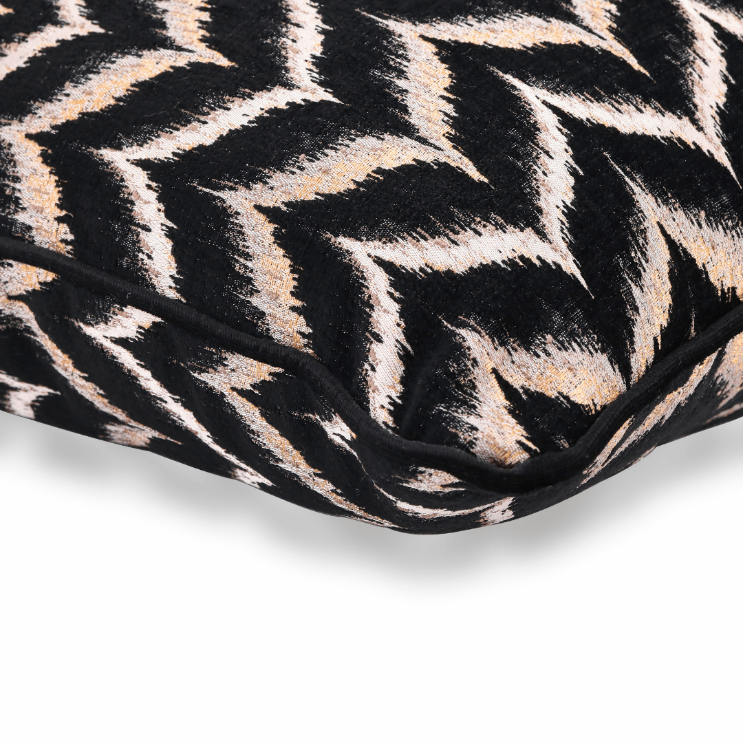 Vicente Zigzag 50*50 Siyah Viskon Kırlent