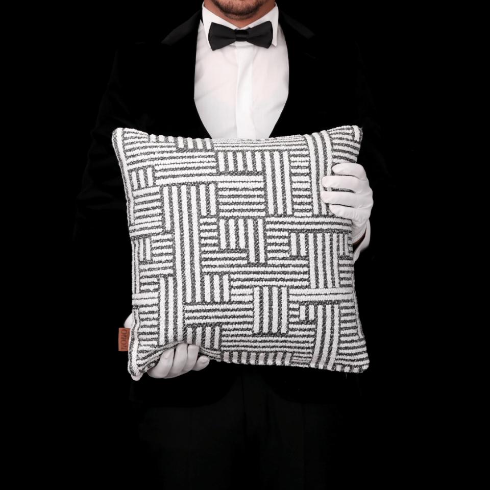 Abby 45*45 Siyah & Beyaz Etro Kırlent