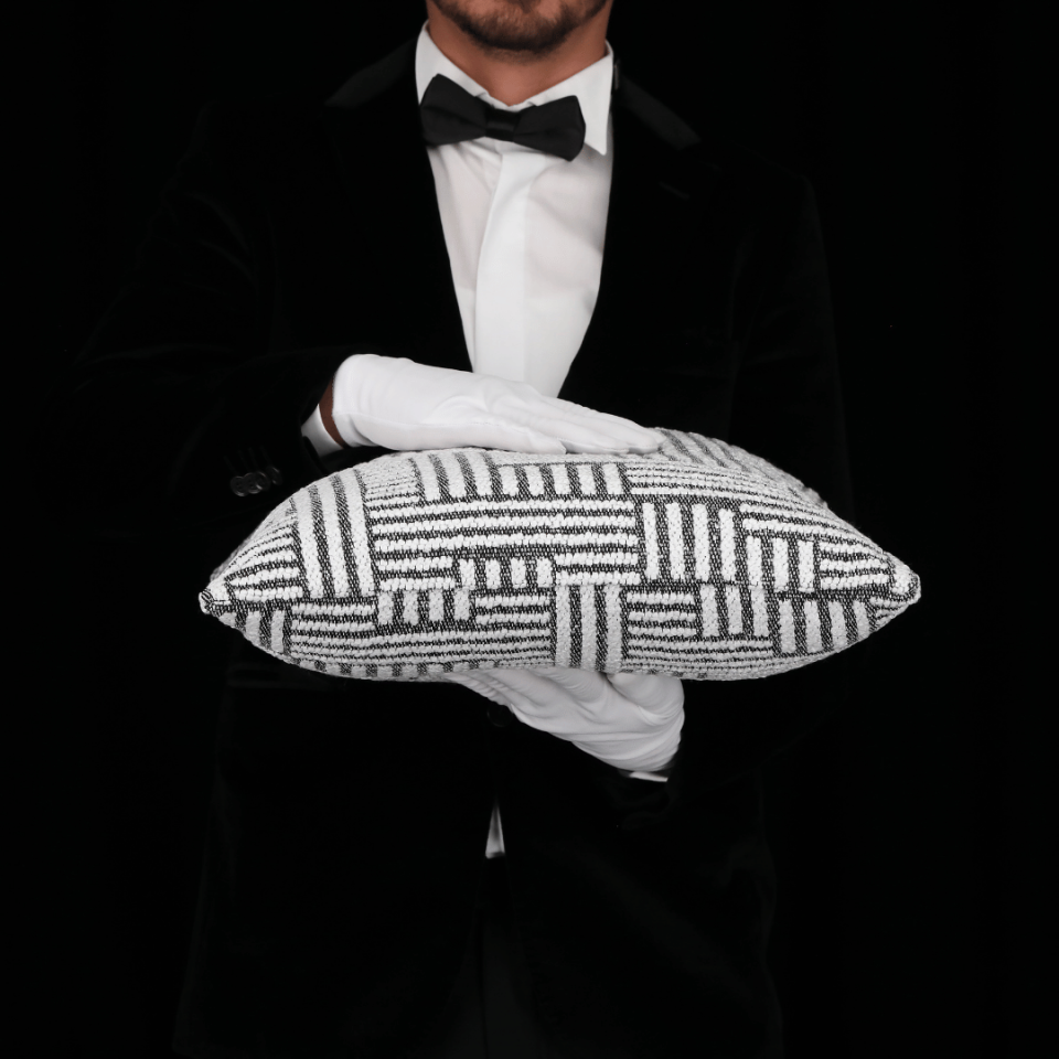 Abby 45*45 Siyah & Beyaz Etro Kırlent