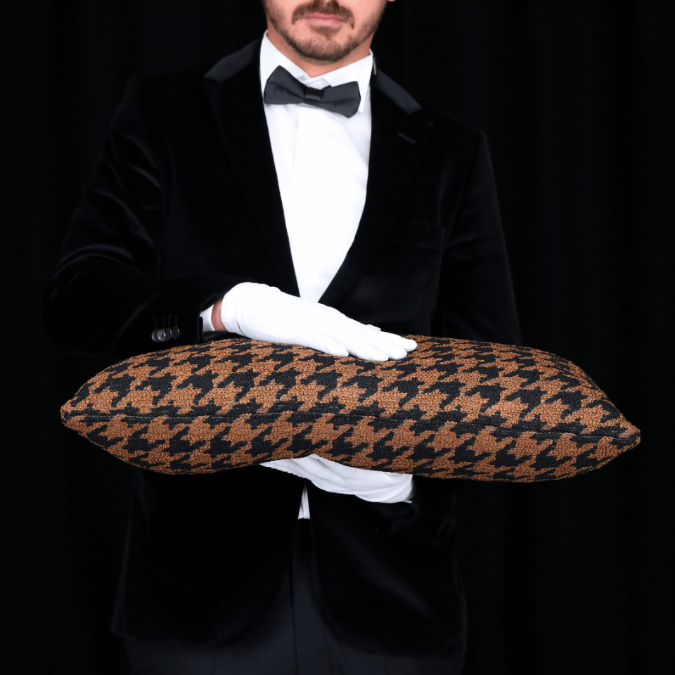 Baby 35*65 Kahve Kazayağı Bukle Kırlent