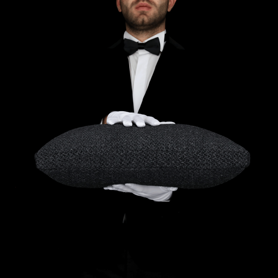 Mira 30*50 Siyah Akrilik Keten Kırlent