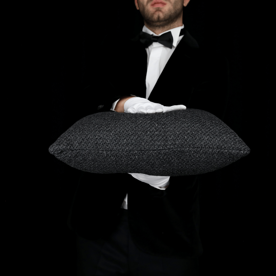 Mira 50*50 Siyah Akrilik Keten Kırlent