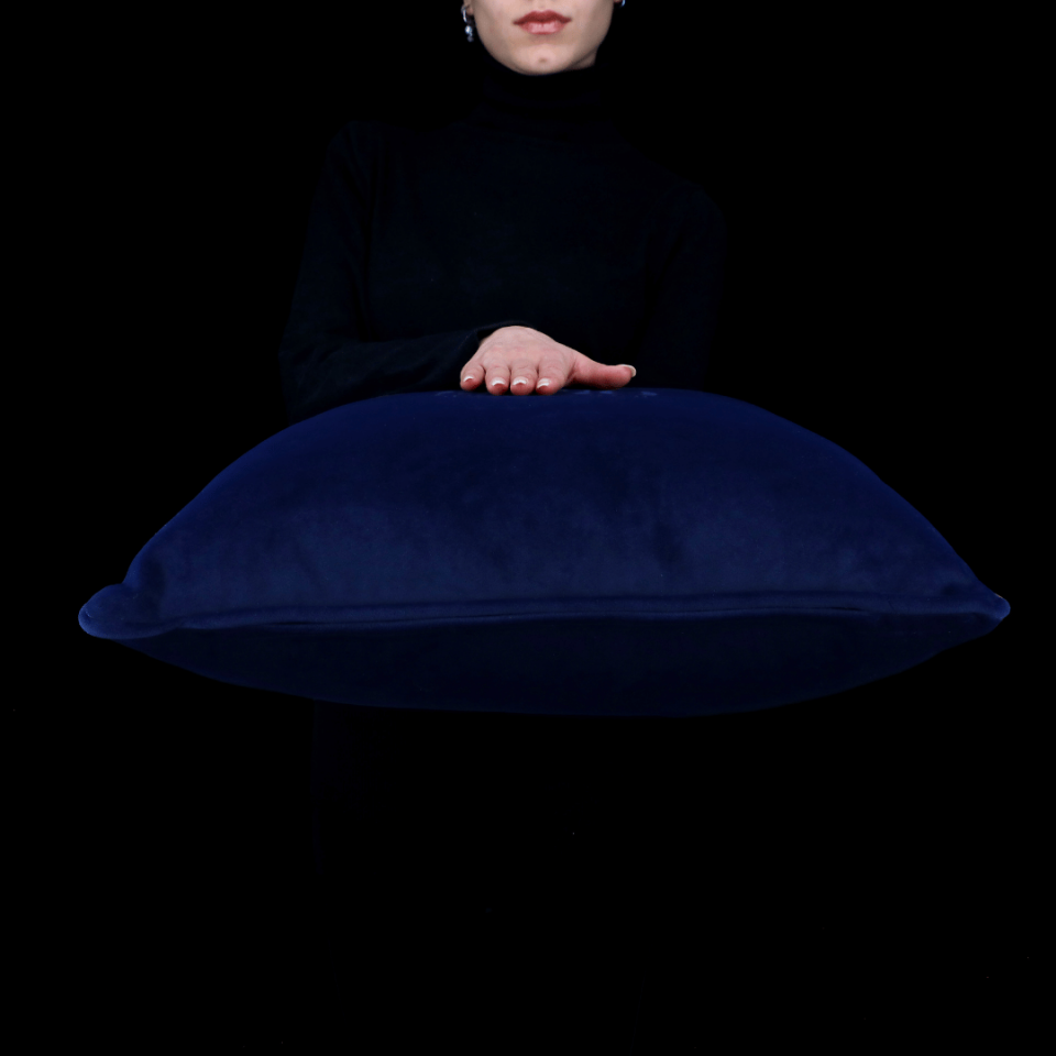 Bob 50*50 Lacivert Kadife Kırlent