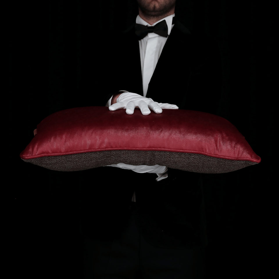 Lara 35*65 Kırmızı Keten & Nubuk Kırlent