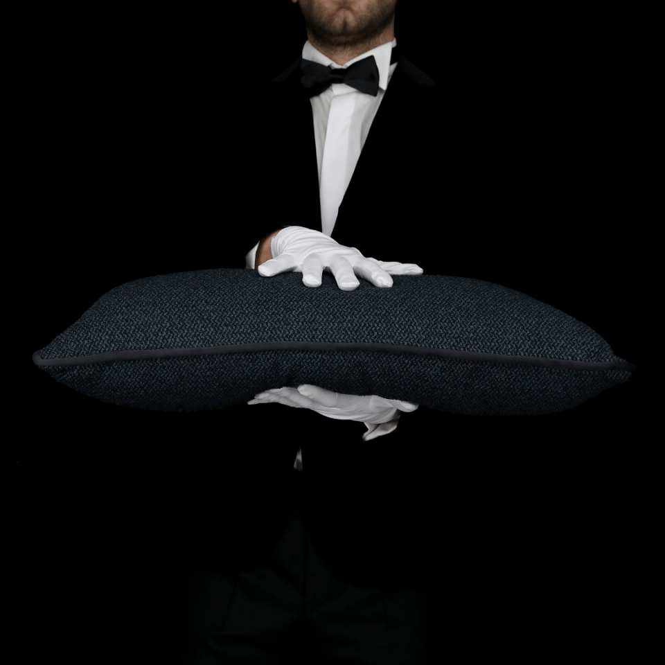 Diego 35*65 Siyah Bukle Kırlent