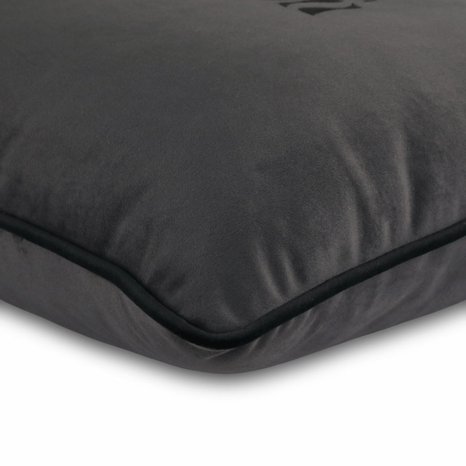 Bob 50*50 Koyu Gri Kadife Kırlent