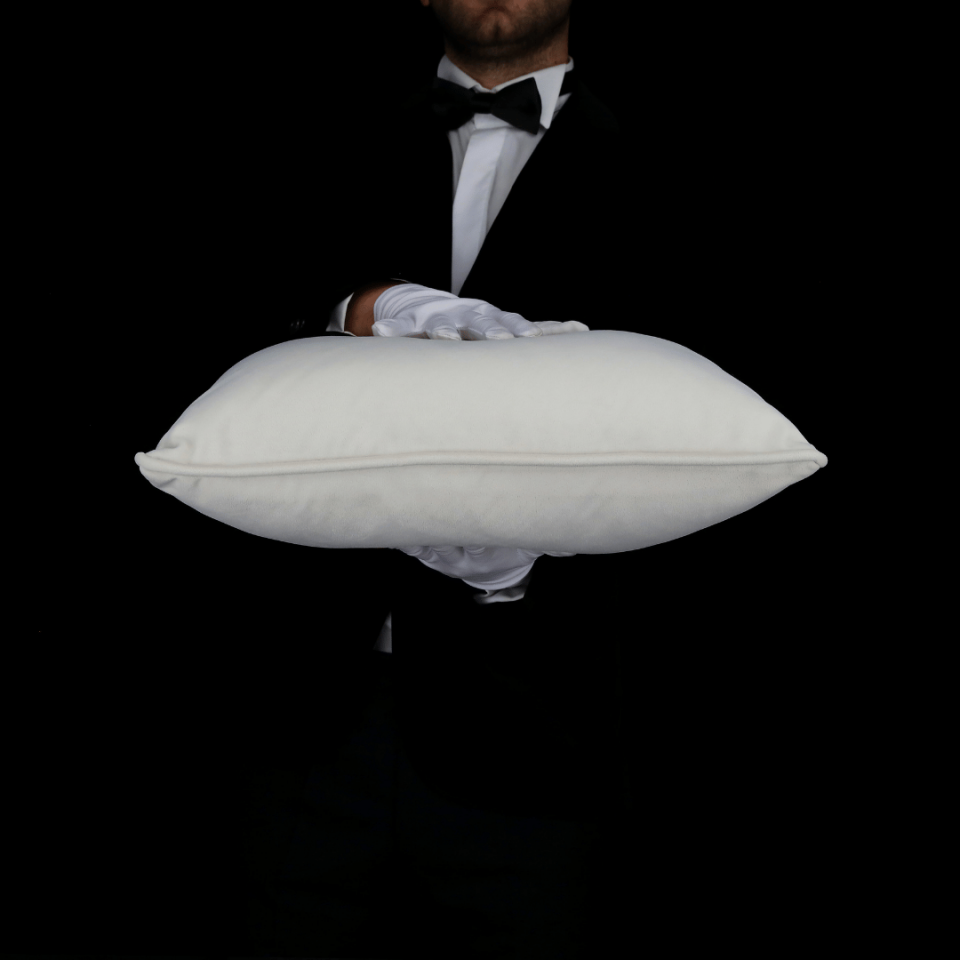 Bob 50*50 Krem Kadife Kırlent