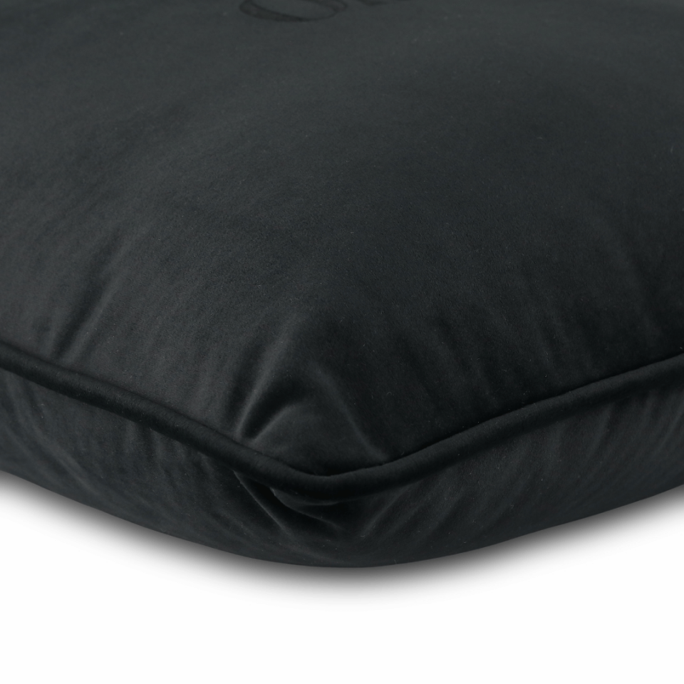 Bob 50*50 Siyah Kadife Kırlent