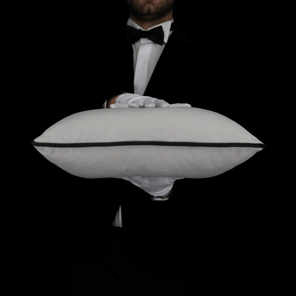 Bob 50*50 Gri Kadife Kırlent