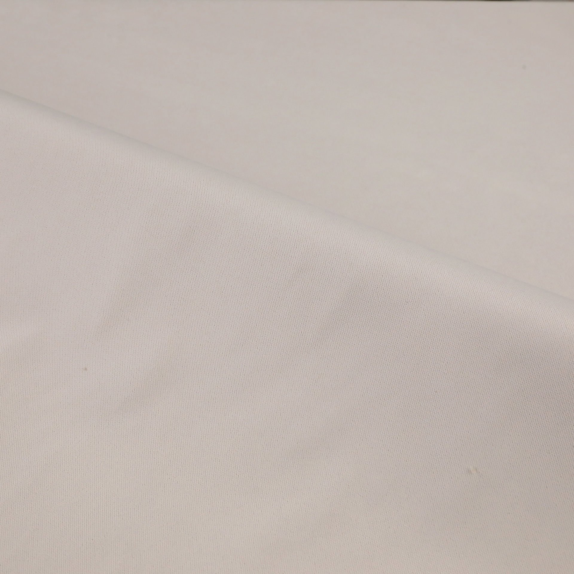 Hilton Velvet 61 Krem